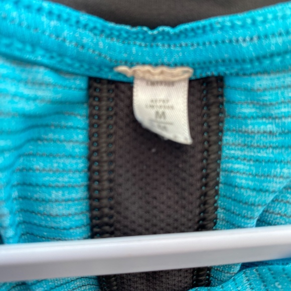 Men’s Size M Lululemon top - Picture 7 of 7